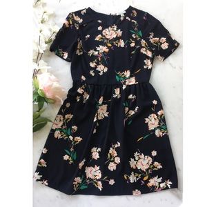 HP 🎉🎉🎉 Floral Pattern Dress